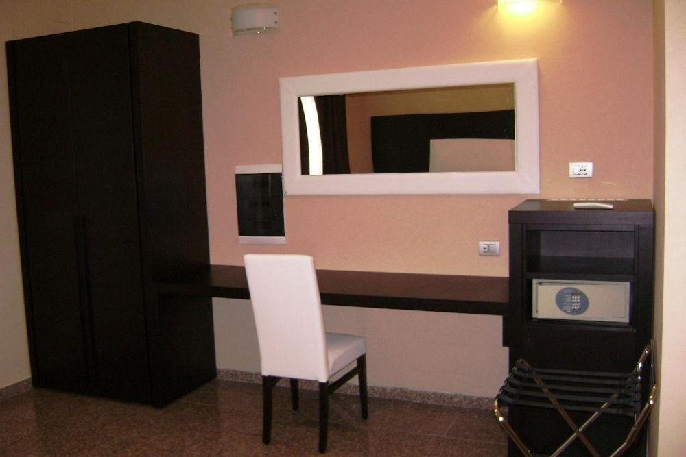 Eh Rome Airport Euro House Hotels Fiumicino Extérieur photo