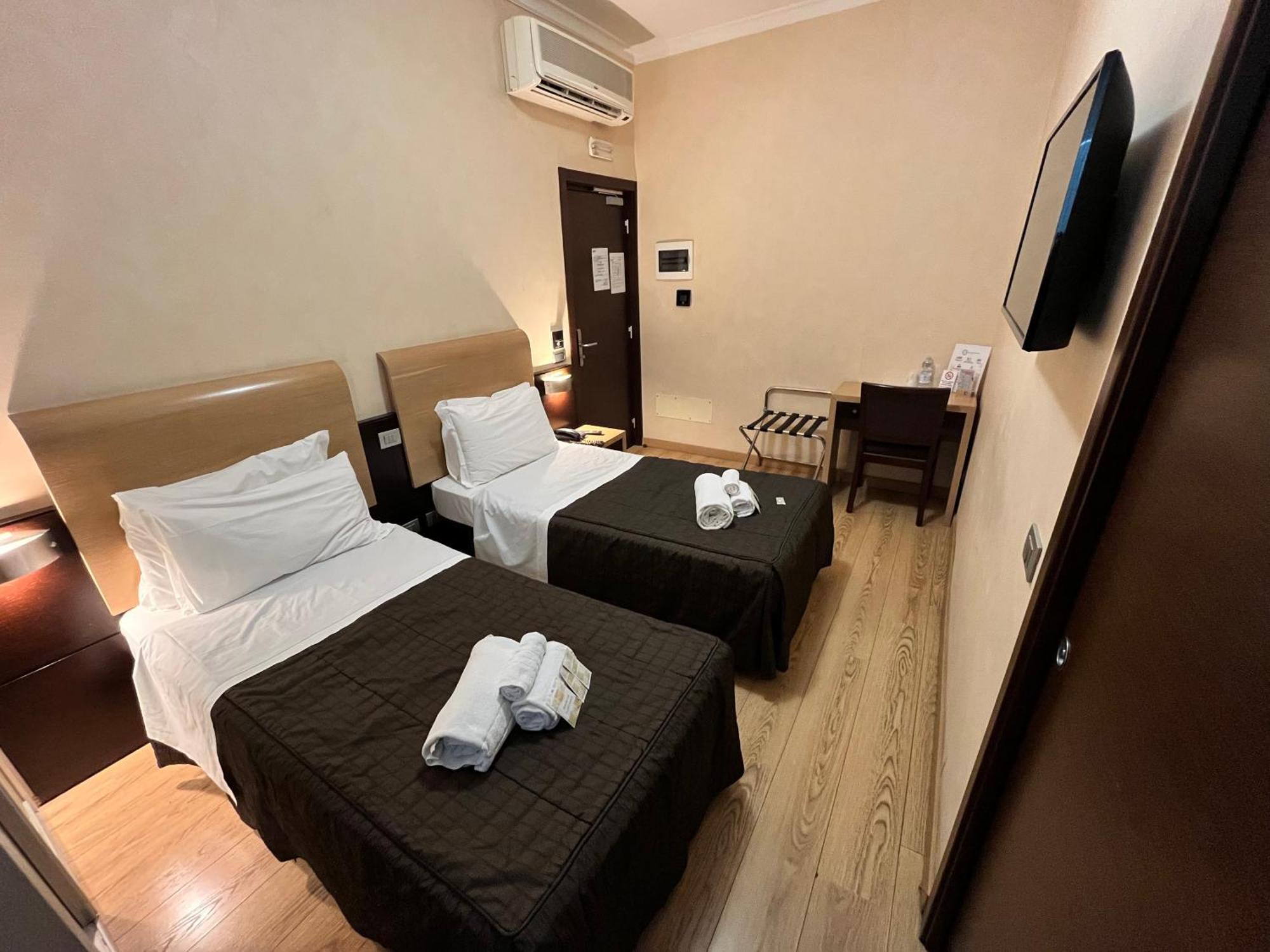 Eh Rome Airport Euro House Hotels Fiumicino Extérieur photo